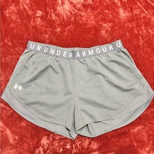 Under Armour Women’s Shorts Size XL Sage